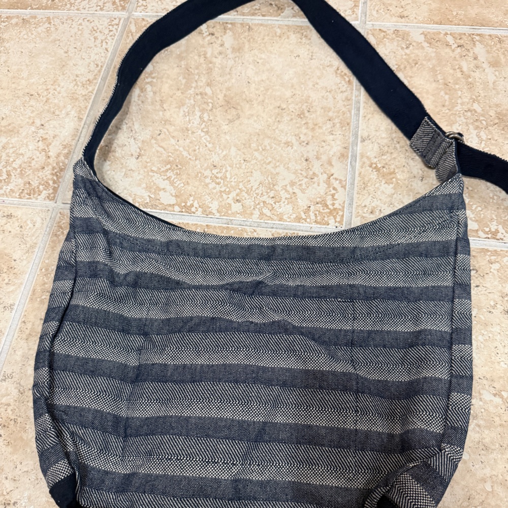 Thirty-One Gifts Woven Navy Blue Retro Metro Hobo Crossbody Bag